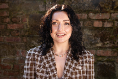 Julia Carstairs